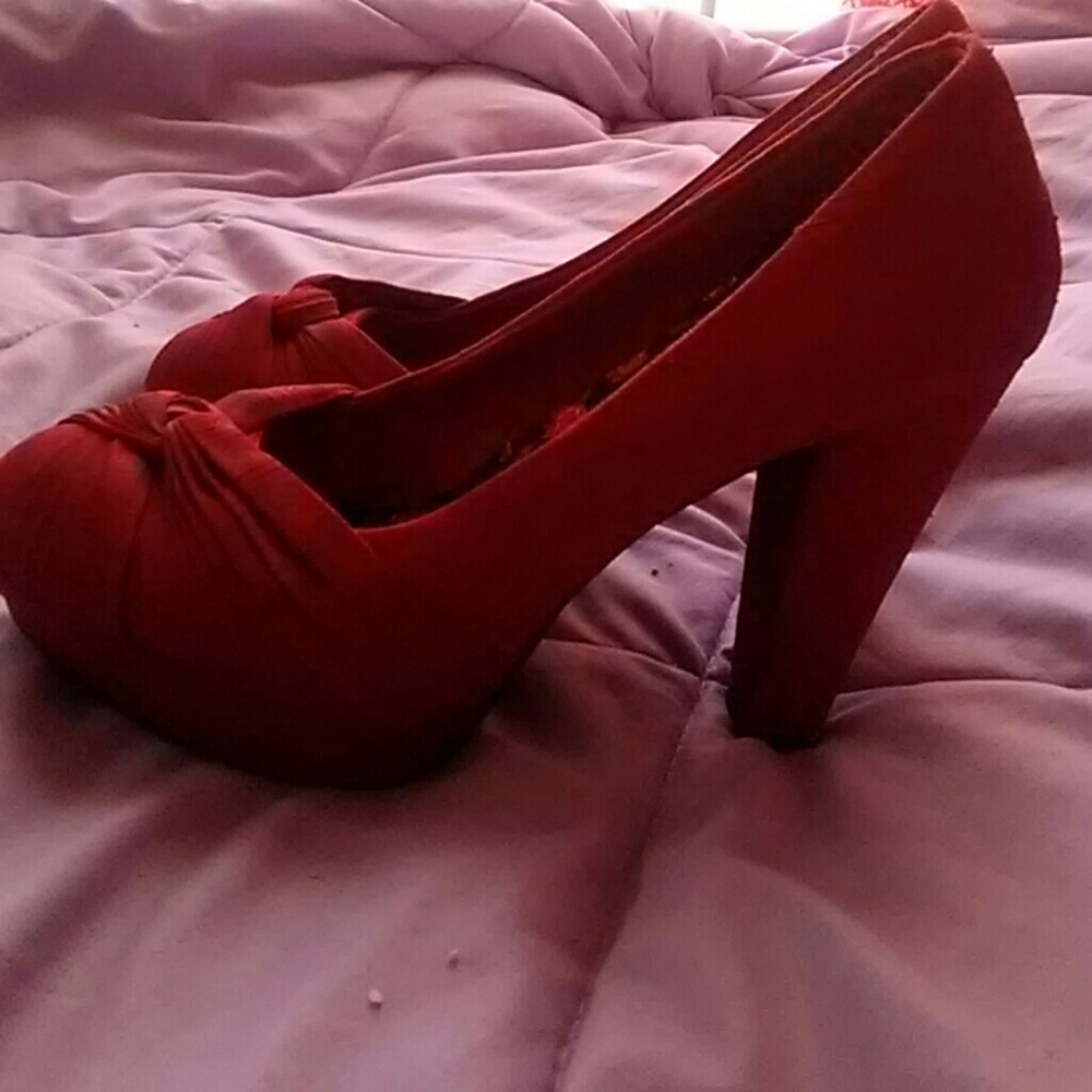 Shoes - Picture 3 of 3